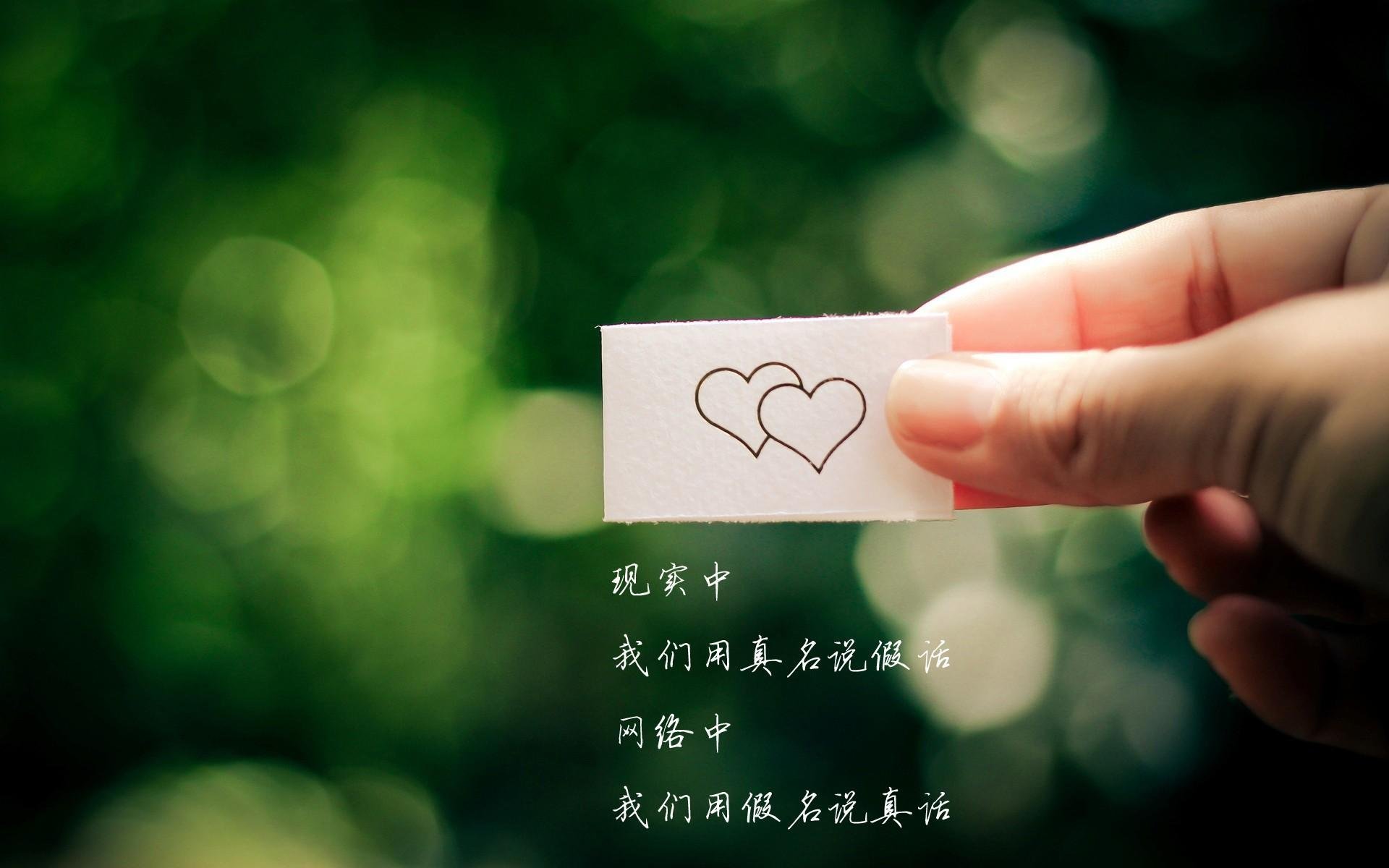 亮点不断：库里在与火箭的比赛中投中了多个“秀远距离”三分瞬间，成为焦点！