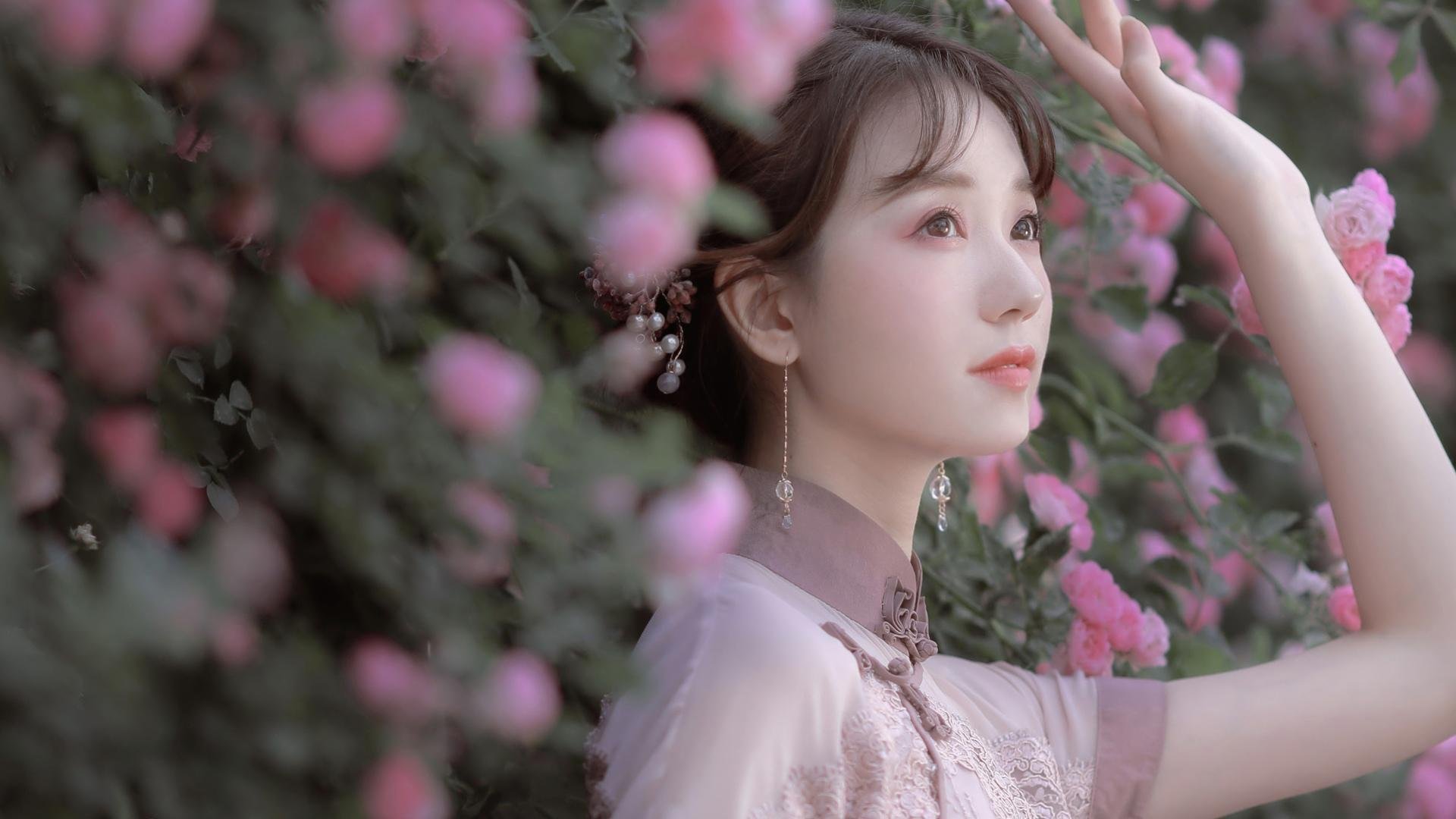 女子蝶泳项目呈现中意双星对话，女子蝶泳第一名